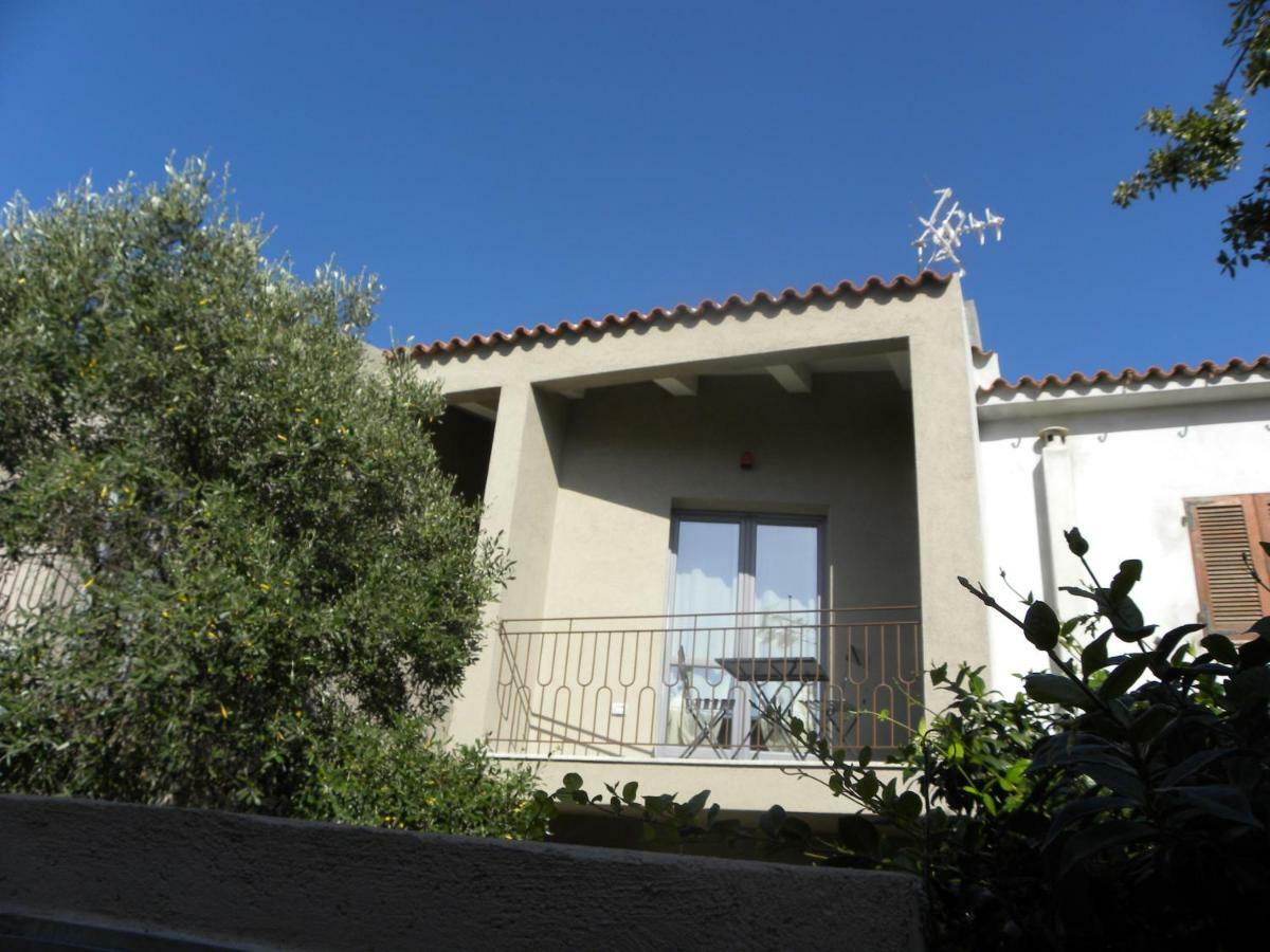Apartamento Petra Sarda San Pantaleo Exterior foto