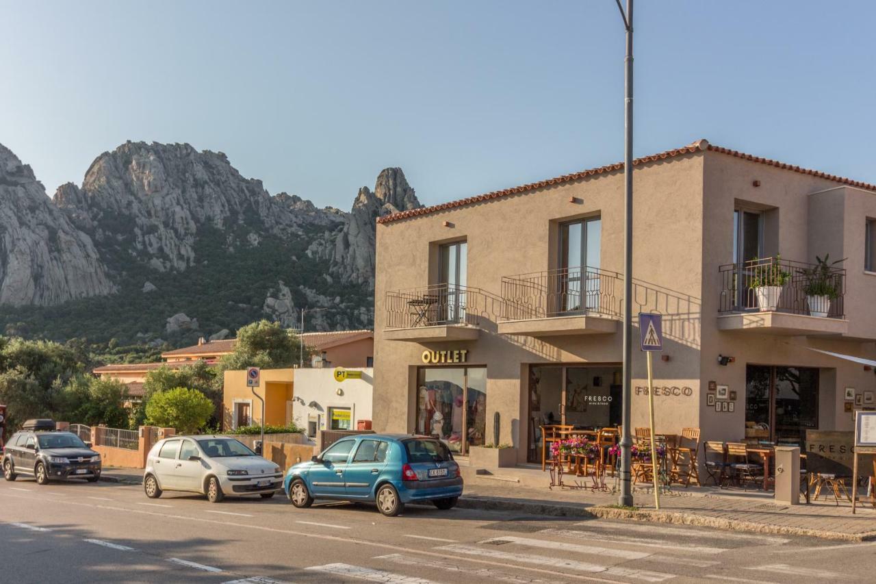 Apartamento Petra Sarda San Pantaleo Exterior foto